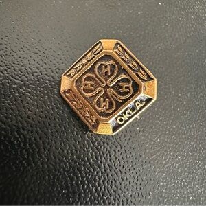 Vintage Oklahoma 4-H Pin – Gold Tone Clover Emblem Early Pendant Mark OKLA 4-H